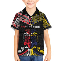 Tokelau And Aotearoa Family Matching Off Shoulder Short Dress and Hawaiian Shirt Together For Te Tiriti O Waitangi LT05 Son's Shirt Black - Polynesian Pride