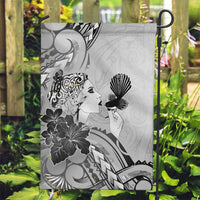 Aotearoa Maori Wahine Garden Flag Fantail Bird Black Gold Marble LT05 Garden Flag Black - Polynesian Pride