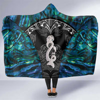 New Zealand Aotearoa Hooded Blanket Maori Taniwha Paua Shell LT05 One Size Black - Polynesian Pride