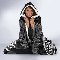 New Zealand Te Reo Maori Hooded Blanket Korero Maori Ai Au LT05 - Polynesian Pride