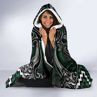 Maori Taiaha Pounamu Whakairo Personalized Hooded Blanket Jade Poutama Motifs LT7 - Polynesian Pride