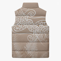 Aotearoa Maori Koru Curves Sleeveless Puffer Jacket Silver Ferns - Mocha LT7 - Polynesian Pride