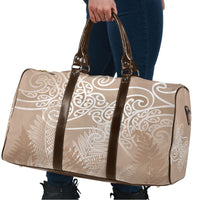 Aotearoa Maori Koru Curves Travel Bag Silver Ferns - Mocha LT7 - Polynesian Pride