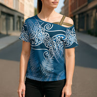 Aotearoa Maori Koru Curves Cross Shoulder Shirt Silver Ferns - Navy Blue LT7 - Polynesian Pride