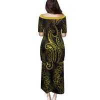 Polynesia Plumeria Lei Family Matching Puletasi and Hawaiian Shirt Black Gold Curves Motif