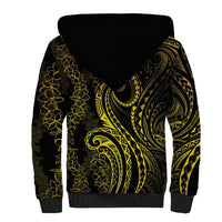 Polynesia Plumeria Lei Sherpa Hoodie Black Gold Curves Motif LT7 - Polynesian Pride