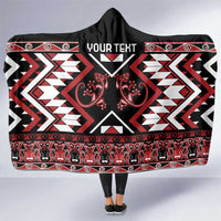Personalised Aotearoa Waitangi Hooded Blanket Taniko Motifs - Mania Gecko LT7 One Size Red - Polynesian Pride