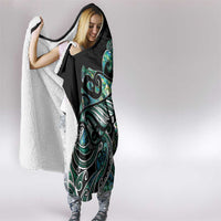 Maori Matariki - Manaia Hooded Blanket Emerald Paua Shell LT7 - Polynesian Pride