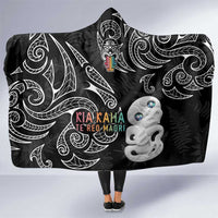 Kia Hara Te reo Maori Hooded Blanket Manaia Moko Pattern LT7 One Size Black - Polynesian Pride
