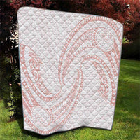 White Sunday Lotu Tamaiti Quilt Polynesian Wave Pastel Blush - Polynesian Pride