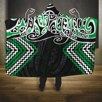 Green Aotearoa Tukutuku Manawa Tapu Hooded Blanket Ta Moko Toi Maori LT9 - Polynesian Pride