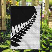 New Zealand Silver Fern Niho Taniwha Garden Flag LT9 Garden Flag Black - Polynesian Pride