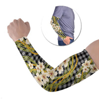 Ele'ele Hawai'i Palaka Plumeria Arm Sleeves Puakenikeni and Maile Lei LT9 Set of 2 Black - Polynesian Pride