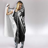 Kia Ora Maori Language Hooded Blanket Te Reo Maori Koru Fern Art LT9 - Polynesian Pride