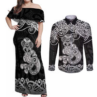 Te Reo Maori Tiki Inspired Art Couples Matching Off Shoulder Maxi Dress and Long Sleeve Button Shirt LT9 Black - Polynesian Pride