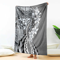 Aloha Vintage Plumeria Hawaiian Tapa Pattern Blanket Gray Hawaiian Tapa Pattern - Polynesian Pride