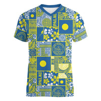Palau Ungil Kurismas Women V-Neck T-Shirt Pacific Patchwork Xmas Vibes LT9 Female Green - Polynesian Pride