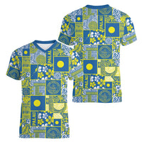 Palau Ungil Kurismas Women V-Neck T-Shirt Pacific Patchwork Xmas Vibes LT9 - Polynesian Pride