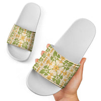 Squares Puakenikeni and Kalo Slide Sandals Beige Palaka Hawaiian Quilt Pattern - Polynesian Pride