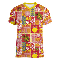 Niue Monuina e Kilisimasi Women V-Neck T-Shirt Pacific Patchwork Xmas Vibes LT9 Female Yellow - Polynesian Pride