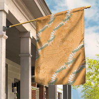 Aloha Pakalana and Puakenikeni Lei Garden Flag Gold Hawaiian Pattern