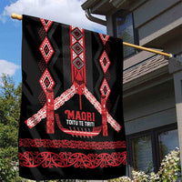Toitu Te Tiriti Waitangi Garden Flag Black Wharenui House - Polynesian Pride