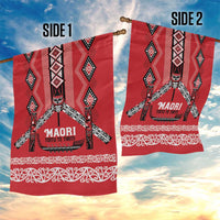 Toitu Te Tiriti Waitangi Garden Flag Red Wharenui House - Polynesian Pride