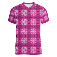 Pink Hawaiian Quilt Women V-Neck T-Shirt Hawaii Pineapple Monstera Palaka Motifs - Polynesian Pride
