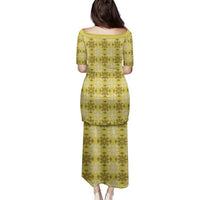 Yellow Hawaiian Quilt Family Matching Puletasi and Hawaiian Shirt Hawaii Pineapple Monstera Palaka Motifs - Polynesian Pride