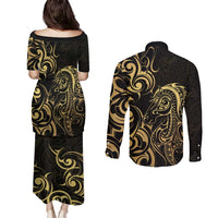 Gold And Black Aotearoa Horse Racing Couples Matching Puletasi and Long Sleeve Button Shirt NZ Maori Pattern LT14 - Polynesian Pride