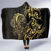 Gold And Black Aotearoa Horse Racing Hooded Blanket NZ Maori Pattern LT14 One Size Black - Polynesian Pride