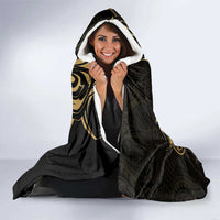 Gold And Black Aotearoa Horse Racing Hooded Blanket NZ Maori Pattern LT14 - Polynesian Pride