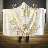 Gold And White Aotearoa Horse Racing Hooded Blanket NZ Maori Pattern LT14 - Polynesian Pride