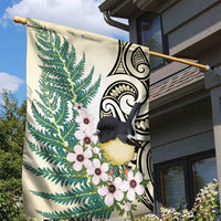 Endemic Tomtit New Zealand Garden Flag Miromiro Manuka Silver Fern Maori Pattern LT14 - Polynesian Pride