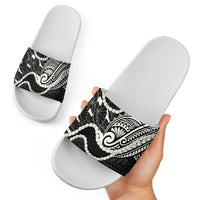 Aloha Hawaii Kalo Pikake Lei Slide Sandals Chest Tattoo Black Hawaiian Pattern LT14 - Polynesian Pride