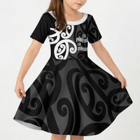 Lil Pakeha Lil Maori New Zealand Kid Short Sleeve Dress Kiwi Proud Mangopare Pattern LT14 KID Black - Polynesian Pride