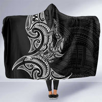 New Zealand Hammerhead Shark Hooded Blanket Maori Haehae Mangopare Black - Polynesian Pride