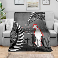 New Zealand ANZAC Day Blanket 25th April Silver Fern With Poppy LT14 - Polynesian Pride