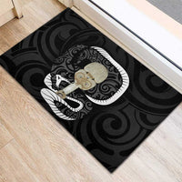 Black New Zealand Eel Rubber Doormat Aotearoa Maori Tuna With Kotiate Weapon LT14 - Polynesian Pride