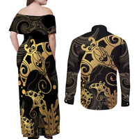 Black And Gold Aotearoa Whai Couples Matching Off Shoulder Maxi Dress and Long Sleeve Button Shirt NZ Stingrays Maori Curves Style LT14 - Polynesian Pride