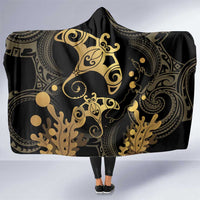 Black And Gold Aotearoa Whai Hooded Blanket NZ Stingrays Maori Curves Style LT14 One Size Gold - Polynesian Pride