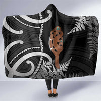 New Zealand Maripi Hooded Blanket Silver Fern Mix Aotearoa Maori Pattern LT14 One Size Black - Polynesian Pride