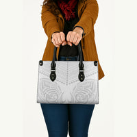 Niue White Sunday Leather Bag Aho Tapu Fanau Hiapo Pattern LT14 - Polynesian Pride