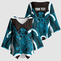 Kikorangi Aotearoa Atua Tumatauenga Personalised Kimono Sleeve Blouse Maori God Of War Tiki With Taiaha LT14 - Polynesian Pride