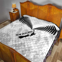 Custom New Zealand Silver Fern Football Quilt Go Aotearoa Grunge White - Polynesian Pride