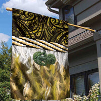 Yellow Traditional Cloak Aotearoa Garden Flag Maori Paua Shell Korowai Pattern