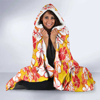 Yellow Hawaii Hibiscus Hooded Blanket Tropical Flowers Seamless Pattern - Polynesian Pride