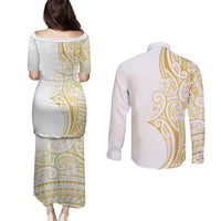 Polynesia White Sunday Couples Matching Puletasi and Long Sleeve Button Shirt Plumeria Polynesian Tribal Gold Color LT14 - Polynesian Pride