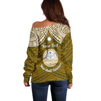 Personalised Marshall Islands Off Shoulder Sweater Gold Polynesian Tribal Mix Coat Of Arms LT14 - Polynesian Pride