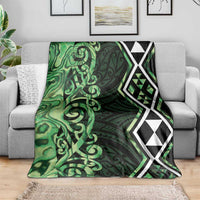 Green Aotearoa Blanket Taniko Motifs With Paua Shell Kowhaiwhai LT14 - Polynesian Pride